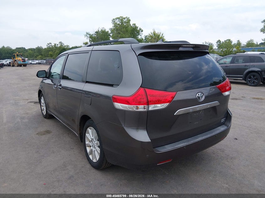2011 Toyota Sienna VIN 5TDDK3DC5BS011318 IAAI salvage auction — SIDE, Salvage (Ohio), sold $3,350 on 2026-07-09 (photo 3)