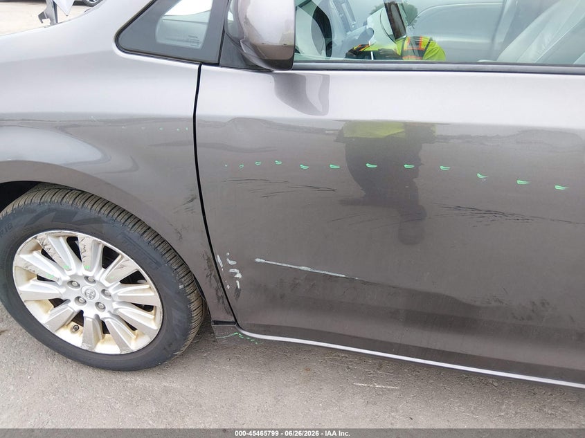 2011 Toyota Sienna VIN 5TDDK3DC5BS011318 IAAI salvage auction — SIDE, Salvage (Ohio), sold $3,350 on 2026-07-09 (photo 6)
