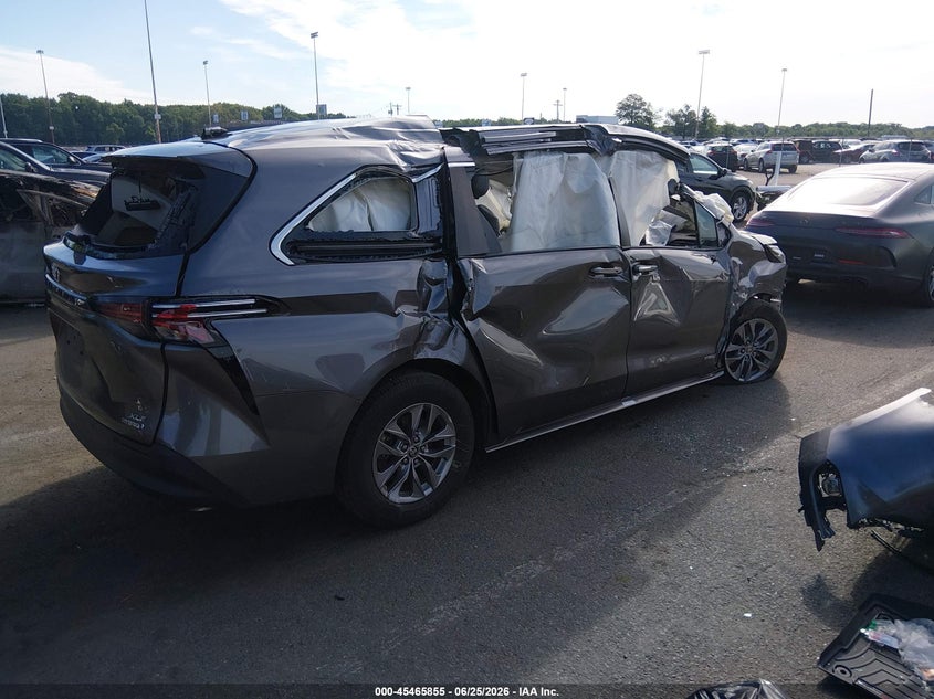 2021 Toyota Sienna VIN 5TDYRKEC0MS028648 IAAI salvage auction — FRONT END, Salvage Title, sold $1,900 on 2026-07-20 (photo 4)
