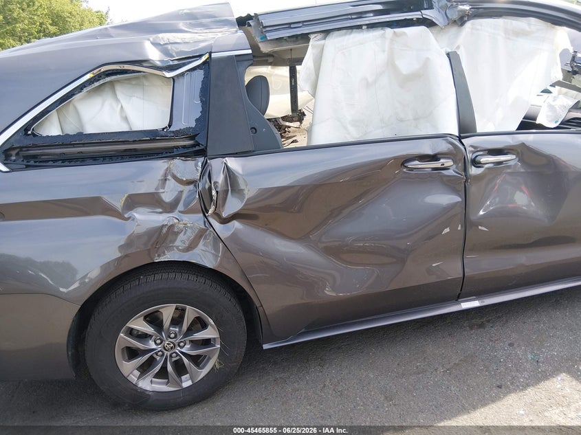 2021 Toyota Sienna VIN 5TDYRKEC0MS028648 IAAI salvage auction — FRONT END, Salvage Title, sold $1,900 on 2026-07-20 (photo 6)