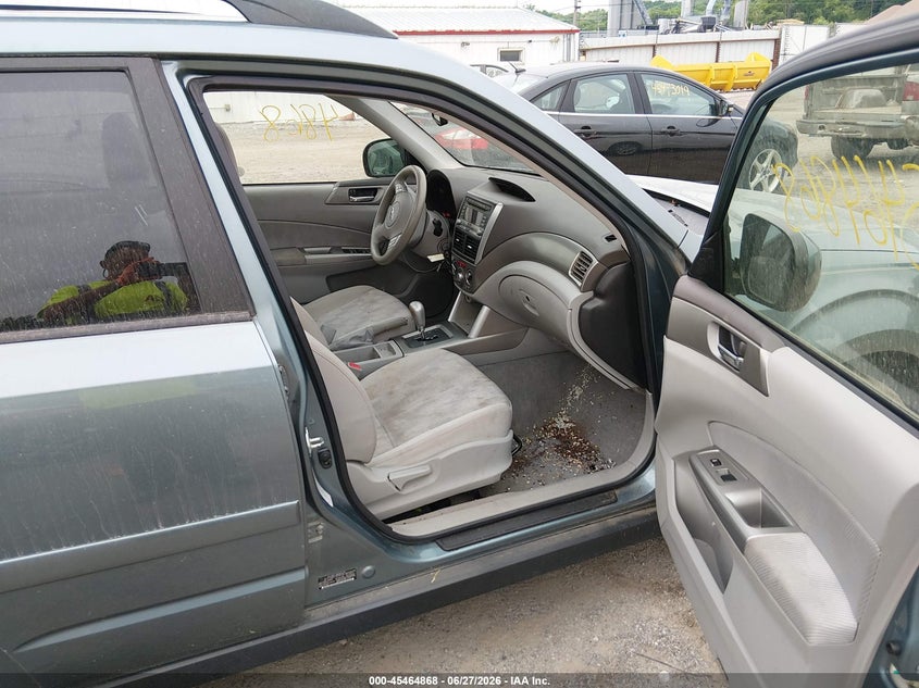 2010 Subaru Forester VIN JF2SH6CC1AH760288 IAAI salvage auction — NORMAL WEAR, Clear (Illinois), sold $375 on 2026-07-29 (photo 5)