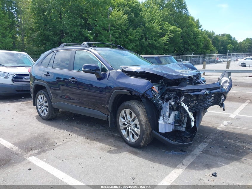 2025 Toyota Rav 4 VIN 2T3C1RFV1SW380868 — IAAI salvage auction photo