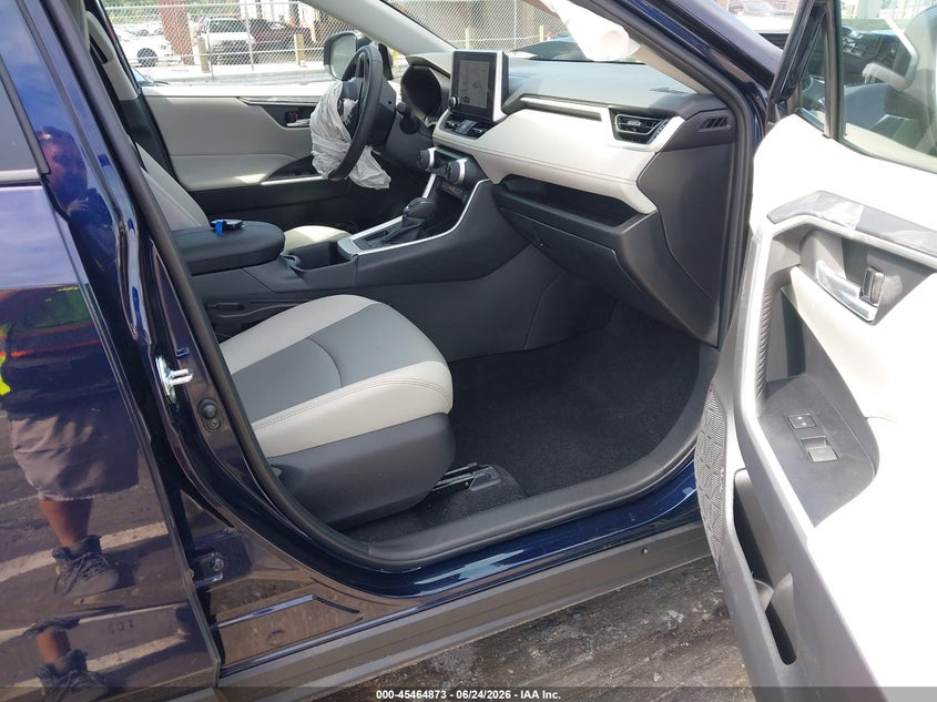 2025 Toyota Rav 4 VIN 2T3C1RFV1SW380868 IAAI salvage auction — FRONT END, Salvage Title, sold $8,300 on 2026-08-01 (photo 5)