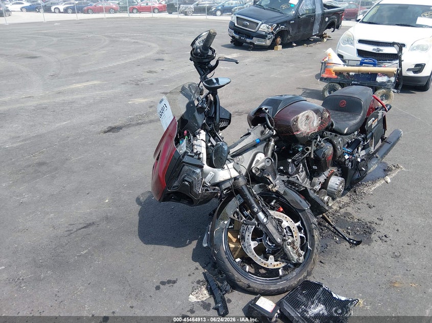 2026 Indian motorcycle co. Challenger VIN 56KLCESS0T3442452 IAAI salvage auction — ALL OVER, Wait Title, sold $100 on 2026-09-29 (photo 2)