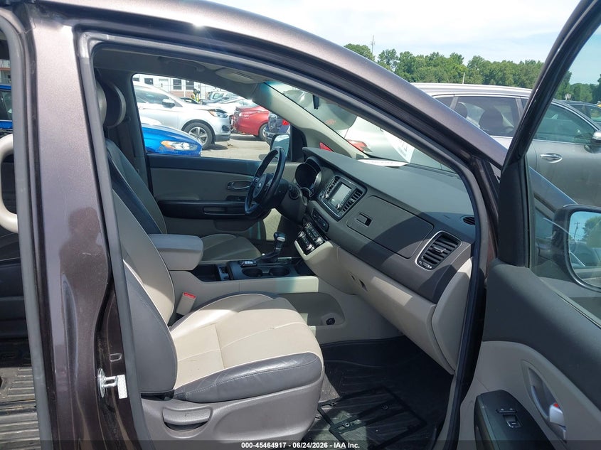 2017 Kia SEDONA VIN KNDMB5C1XH6248164 IAAI salvage auction — NORMAL WEAR, Clear (Virginia), sold $1,400 on 2026-07-06 (photo 5)