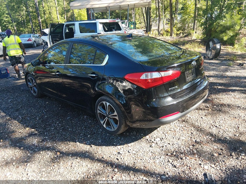2015 Kia Forte VIN KNAFZ4A80F5336171 IAAI salvage auction — RIGHT SIDE, Clear (Virginia), sold $350 on 2026-07-21 (photo 3)