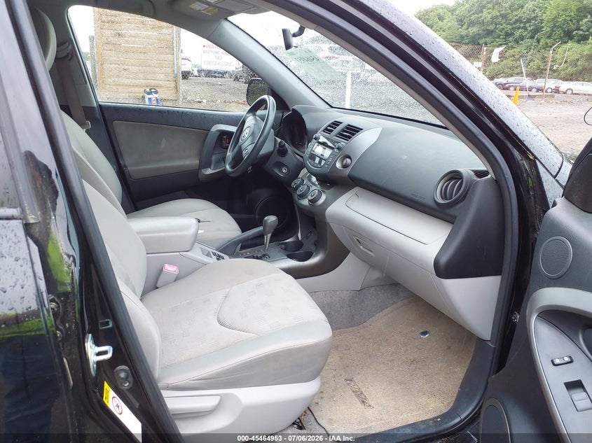 2009 Toyota Rav4 VIN JTMBF33V59D008181 IAAI salvage auction — NORMAL WEAR, Clear (Massachusetts), sold $2,500 on 2026-07-21 (photo 5)