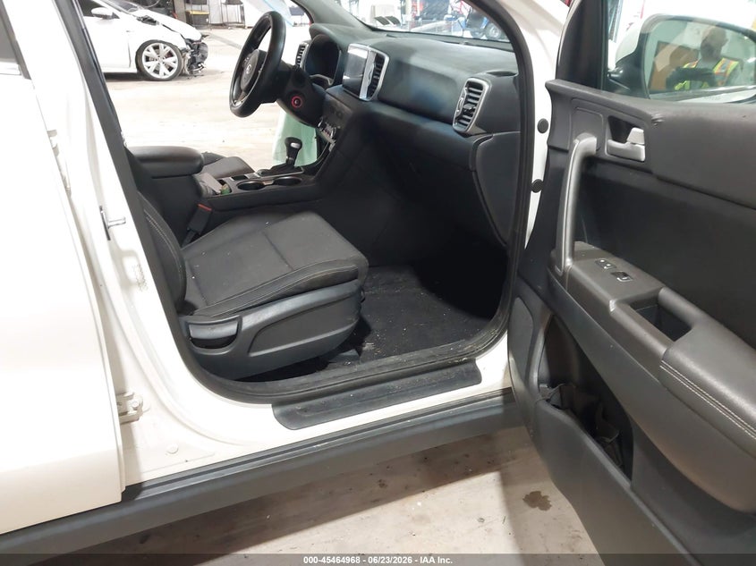 2017 Kia Sportage VIN KNDPMCAC6H7035545 IAAI salvage auction — SIDE, Salvage Title, sold $1,125 on 2026-07-30 (photo 5)