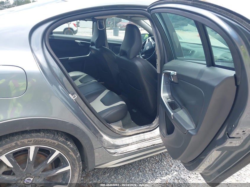 2016 Volvo S60 cross country VIN YV4612UM7G2000377 IAAI salvage auction — WATER/FLOOD, Salvage (Mississippi), sold $25 on 2026-08-20 (photo 8)