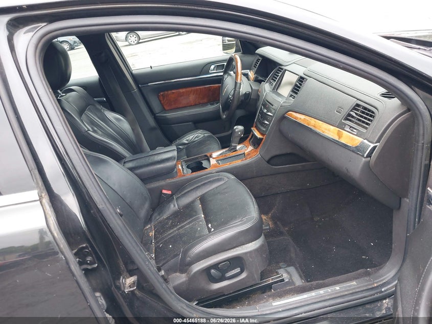 2014 Lincoln Mks VIN 1LNHL9EK4EG607134 IAAI salvage auction — ELECTRICAL, Salvage (Connecticut), sold $300 on 2026-07-12 (photo 5)