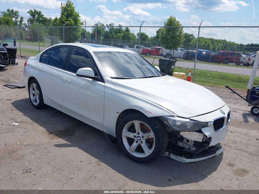 2014 BMW 3er VIN WBA3C1C59EK116212 IAAI salvage auction — FRONT END, Salvage Title, sold $500 on 2026-07-21 (photo 1)