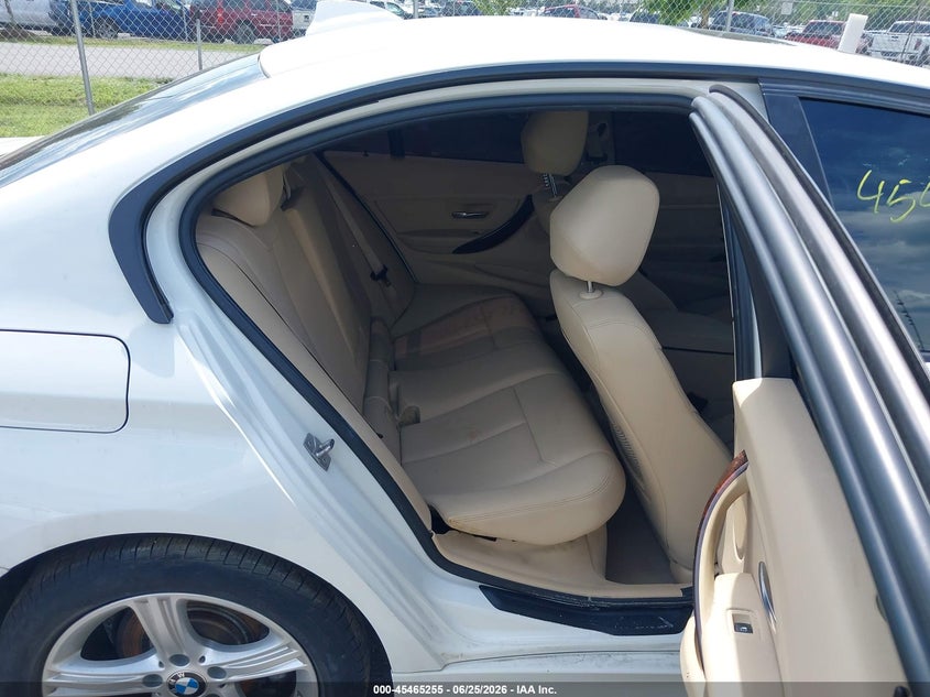 2014 BMW 3er VIN WBA3C1C59EK116212 IAAI salvage auction — FRONT END, Salvage Title, sold $500 on 2026-07-21 (photo 8)
