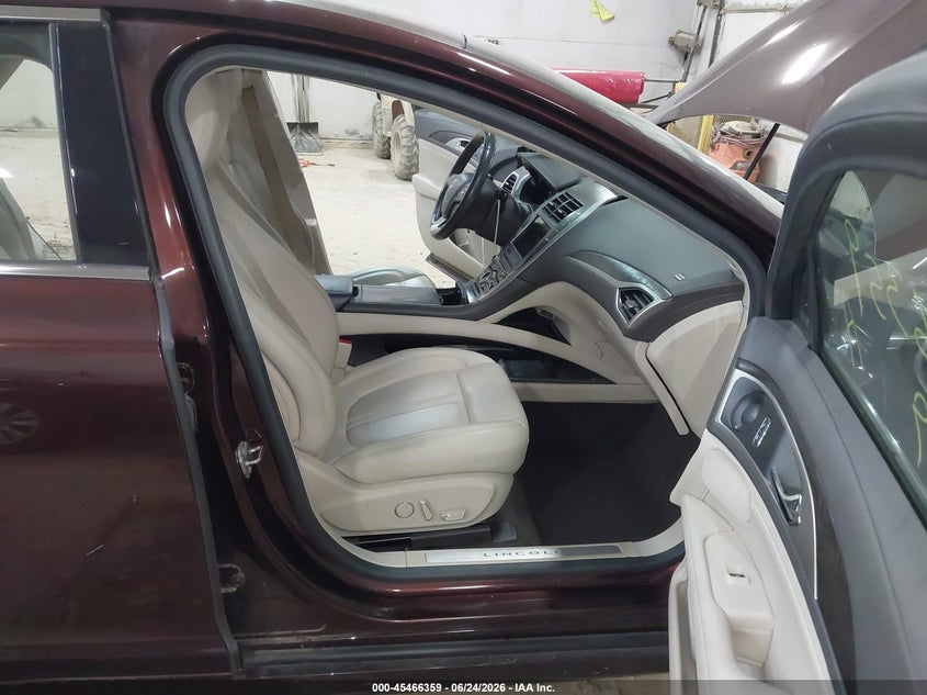 2019 Lincoln VIN 3LN6L5LU8KR614743 IAAI salvage auction — REAR END, Salvage (Pennsylvania), sold $6,200 on 2026-07-12 (photo 5)