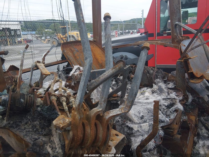 2013 John deere 5100e VIN 1LV5100EHDY140864 IAAI salvage auction — BURN, Bill Of Sale (Pennsylvania), sold $2,100 on 2026-07-15 (photo 8)