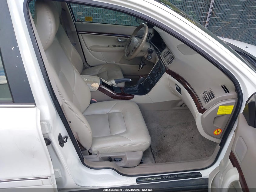 2004 Volvo S80 VIN YV1TS59H541371727 IAAI salvage auction — NORMAL WEAR, Clear (Virginia), sold $300 on 2026-07-09 (photo 5)