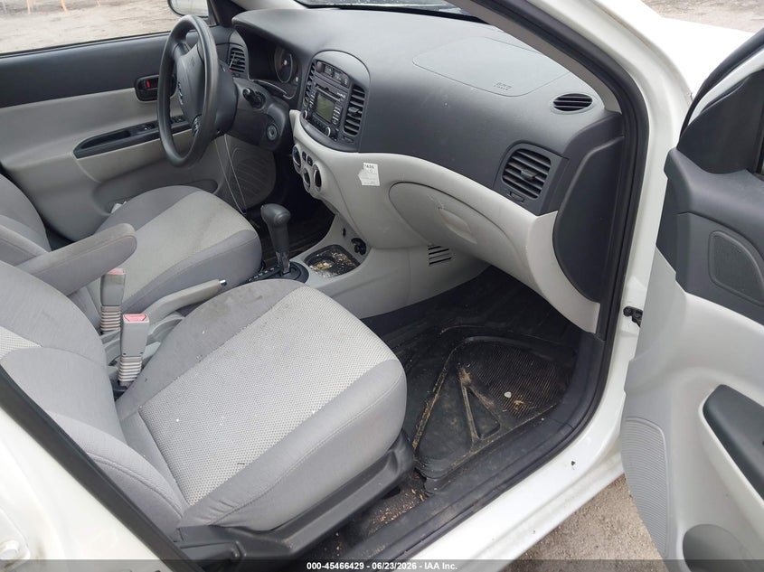 2009 Hyundai Accent VIN KMHCN46C49U355777 IAAI salvage auction — NORMAL WEAR, Clear (Virginia), sold $550 on 2026-07-10 (photo 5)