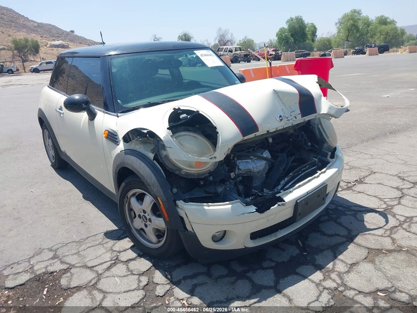 2010 Mini Cooper VIN WMWMF3C54ATZ63182 IAAI salvage auction — NORMAL WEAR, Salvage (California), sold $275 on 2026-07-28 (photo 1)