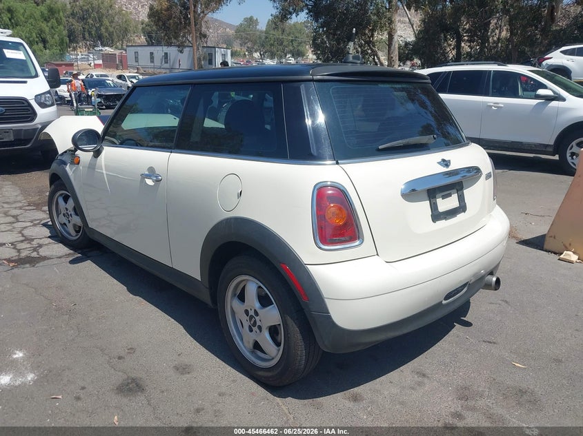 2010 Mini Cooper VIN WMWMF3C54ATZ63182 IAAI salvage auction — NORMAL WEAR, Salvage (California), sold $275 on 2026-07-28 (photo 3)