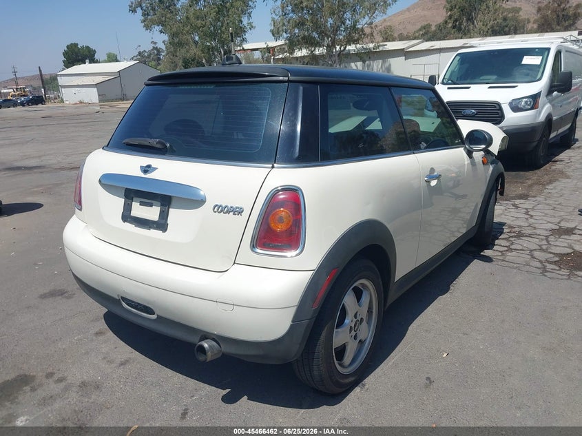 2010 Mini Cooper VIN WMWMF3C54ATZ63182 IAAI salvage auction — NORMAL WEAR, Salvage (California), sold $275 on 2026-07-28 (photo 4)