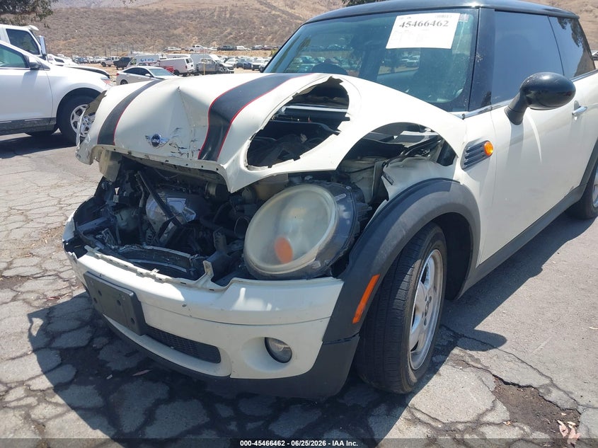 2010 Mini Cooper VIN WMWMF3C54ATZ63182 IAAI salvage auction — NORMAL WEAR, Salvage (California), sold $275 on 2026-07-28 (photo 6)