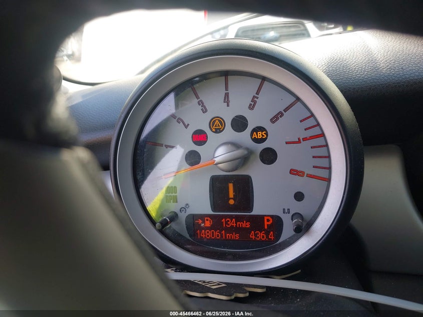 2010 Mini Cooper VIN WMWMF3C54ATZ63182 IAAI salvage auction — NORMAL WEAR, Salvage (California), sold $275 on 2026-07-28 (photo 7)
