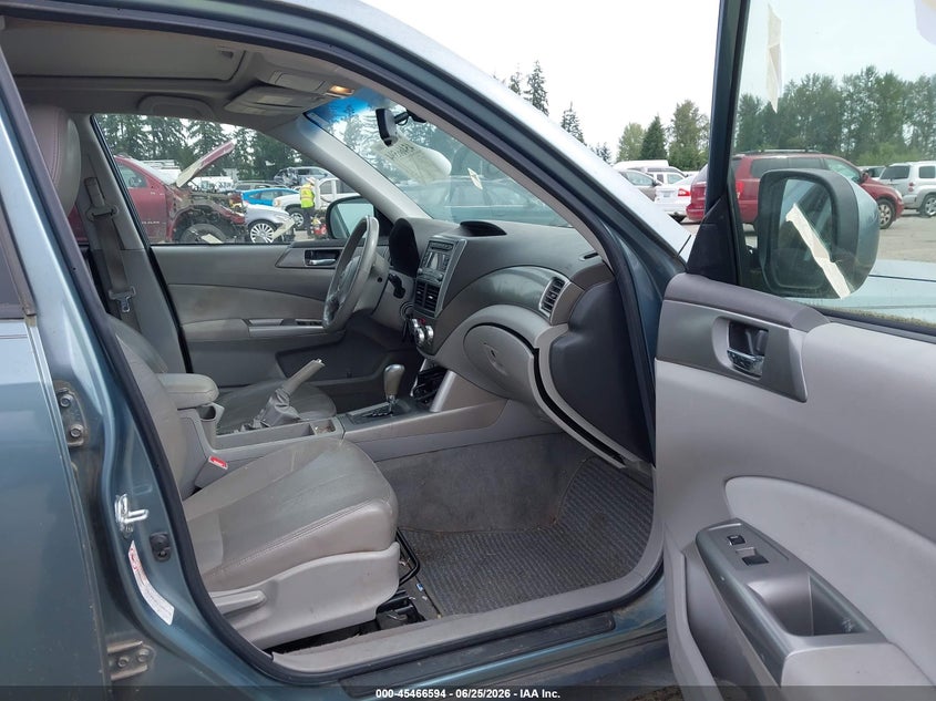 2009 Subaru Forester VIN JF2SH64679H777214 IAAI salvage auction — NORMAL WEAR, Clear (Washington), sold $325 on 2026-07-08 (photo 5)