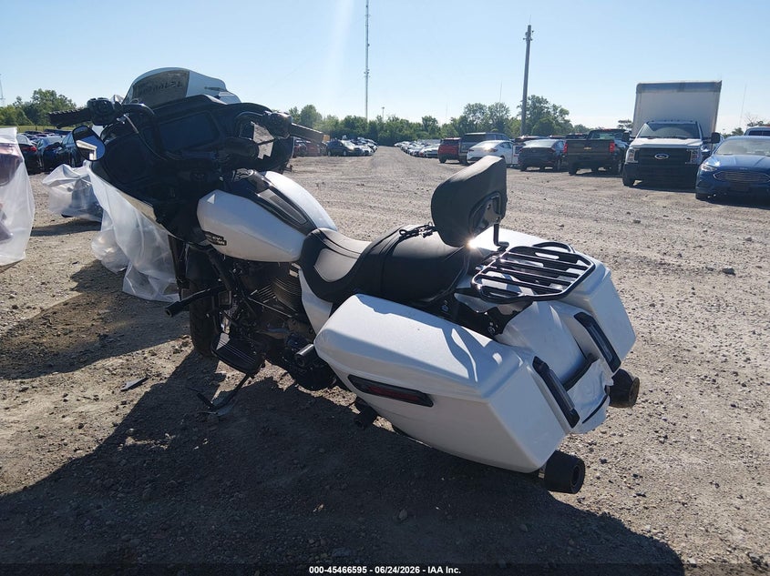 2025 Harley-davidson Road glide VIN 1HD1KH715SB618058 IAAI salvage auction — FRONT END, Salvage (Ohio), sold $14,800 on 2026-07-14 (photo 3)
