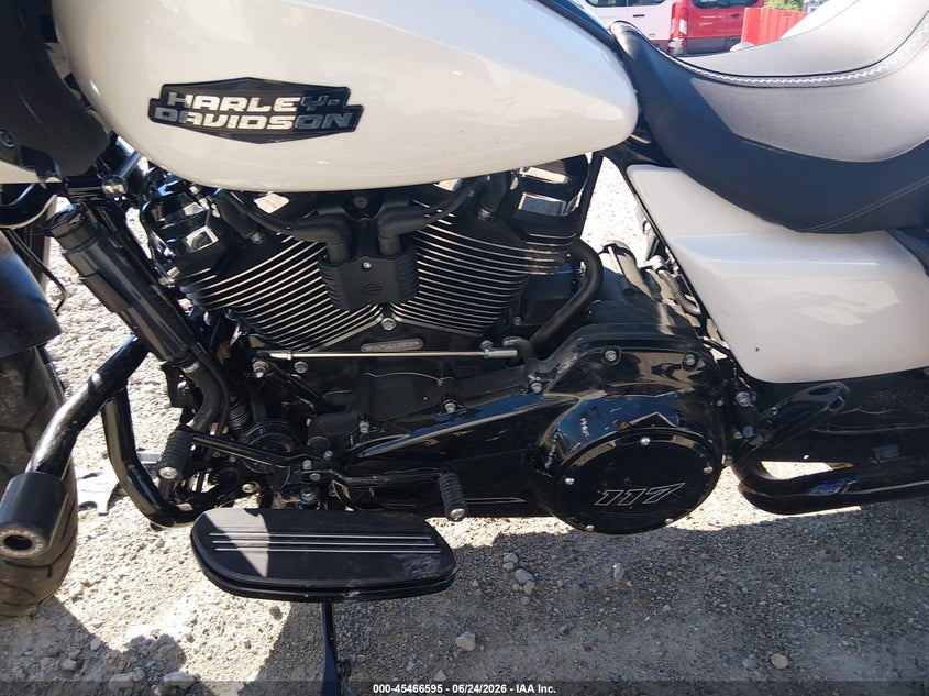 2025 Harley-davidson Road glide VIN 1HD1KH715SB618058 IAAI salvage auction — FRONT END, Salvage (Ohio), sold $14,800 on 2026-07-14 (photo 9)