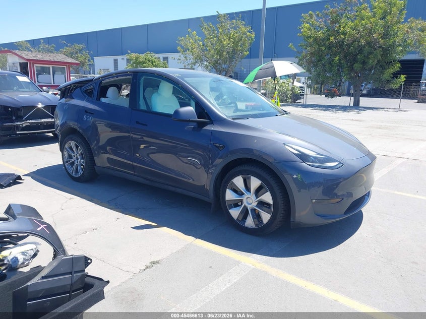 2023 Tesla Model y VIN 7SAYGDEE5PF690093 IAAI salvage auction — REAR END, Salvage (Oregon), sold $12,000 on 2026-08-23 (photo 1)