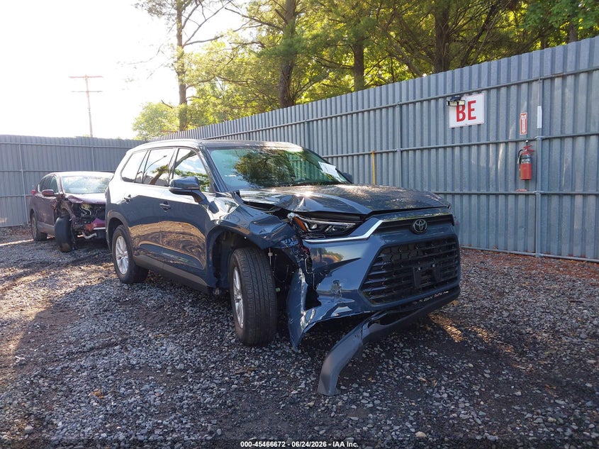 2026 Toyota Highlander VIN 5TDAAAB55TS133483 IAAI salvage auction — FRONT END, Clear (New York), sold $34,950 on 2026-07-08 (photo 6)