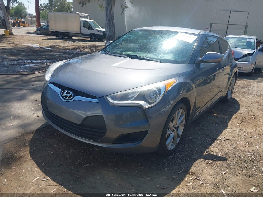 2016 Hyundai Veloster VIN KMHTC6AD9GU265782 IAAI salvage auction — RIGHT SIDE, Salvage (California), sold $1,050 on 2026-07-07 (photo 2)