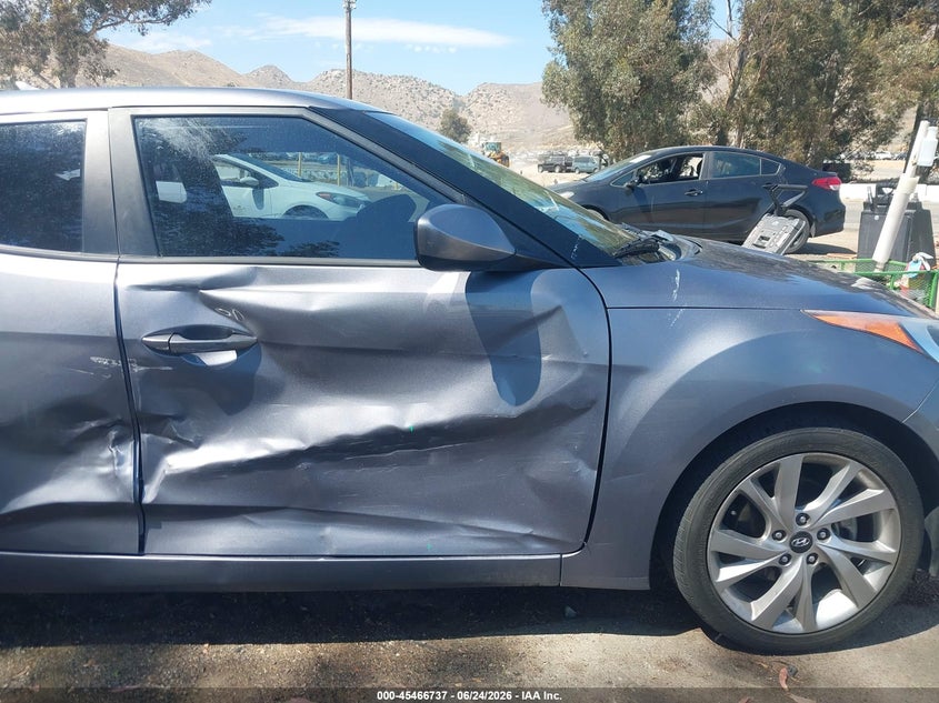 2016 Hyundai Veloster VIN KMHTC6AD9GU265782 IAAI salvage auction — RIGHT SIDE, Salvage (California), sold $1,050 on 2026-07-07 (photo 6)