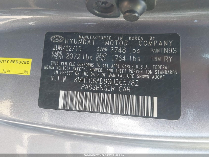 2016 Hyundai Veloster VIN KMHTC6AD9GU265782 IAAI salvage auction — RIGHT SIDE, Salvage (California), sold $1,050 on 2026-07-07 (photo 9)