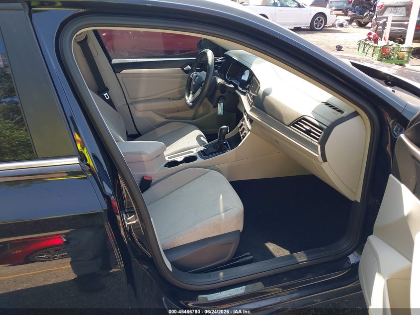 2019 Volkswagen Jetta VIN 3VWC57BU8KM114400 IAAI salvage auction — FRONT END, Rebuildable (Florida), sold $2,400 on 2026-08-29 (photo 5)
