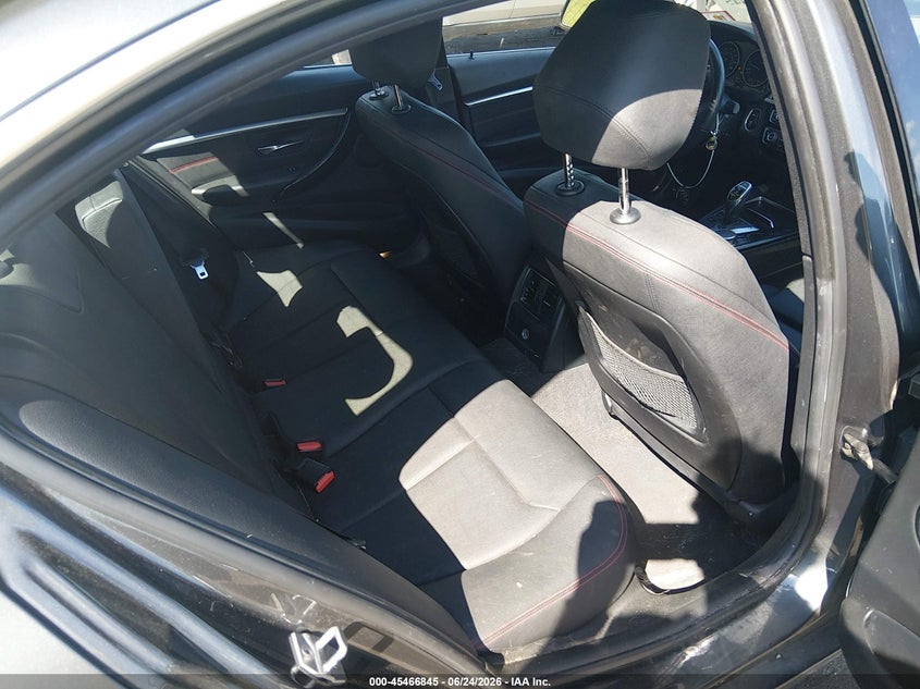 2017 BMW VIN WBA8D9G35HNU65106 IAAI salvage auction — LEFT & RIGHT, Salvage (New Jersey), sold $5,400 on 2026-08-03 (photo 8)