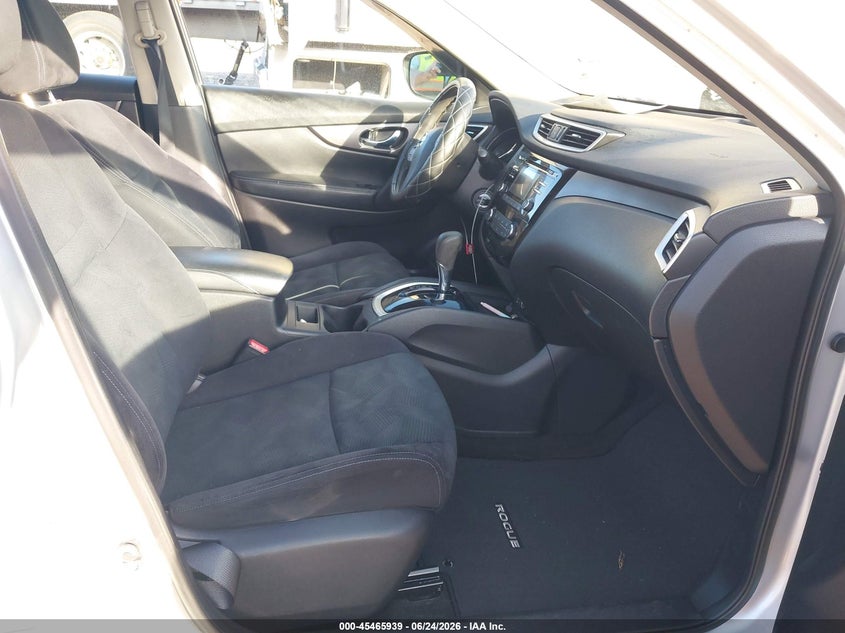 2016 Nissan Rogue VIN JN8AT2MT9GW023199 IAAI salvage auction — LEFT FRONT, Salvage (North Carolina), sold $800 on 2026-07-10 (photo 5)