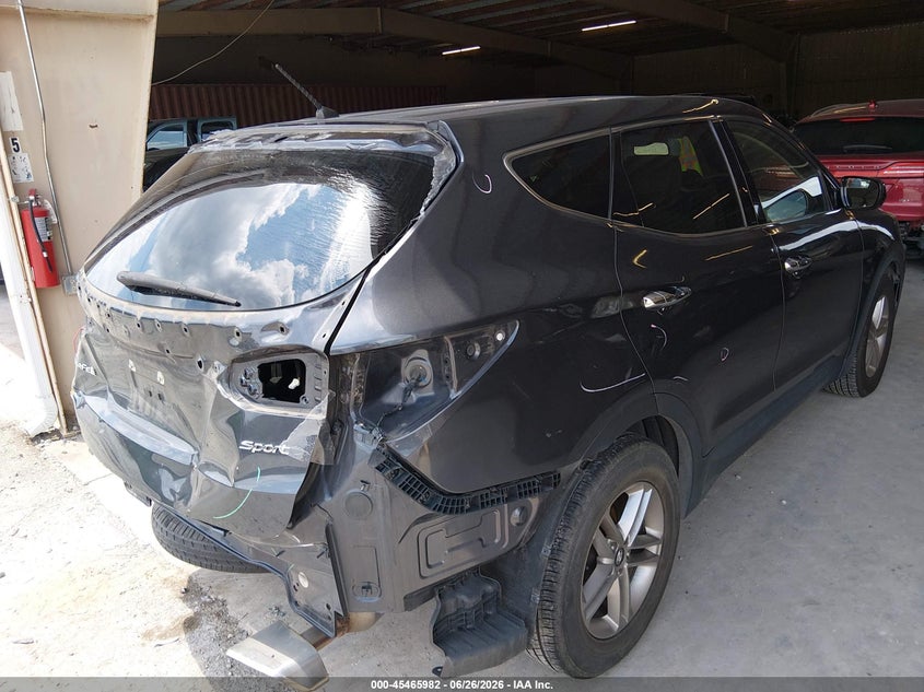 2018 Hyundai Santa fe VIN 5XYZT3LB7JG545783 IAAI salvage auction — REAR END, Wait Title, sold $2,500 on 2026-08-03 (photo 4)