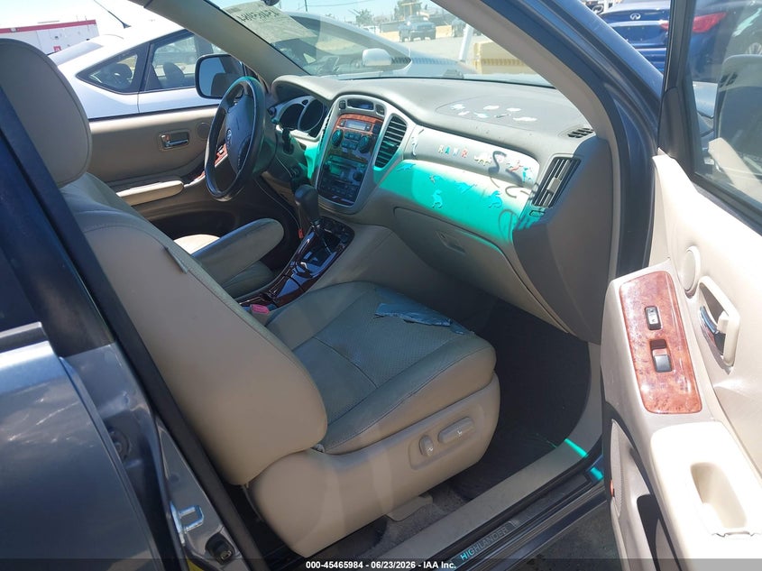 2006 Toyota Highlander hybrid VIN JTEEW21A960013583 IAAI salvage auction — NORMAL WEAR, Clear - Dealer Only (California), sold $925 on 2026-07-09 (photo 5)