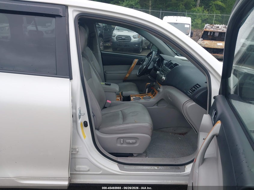 2009 Toyota Highlander hybrid VIN JTEEW44A092035407 IAAI salvage auction — FRONT END, Clear (Massachusetts), sold $1,150 on 2026-07-31 (photo 5)