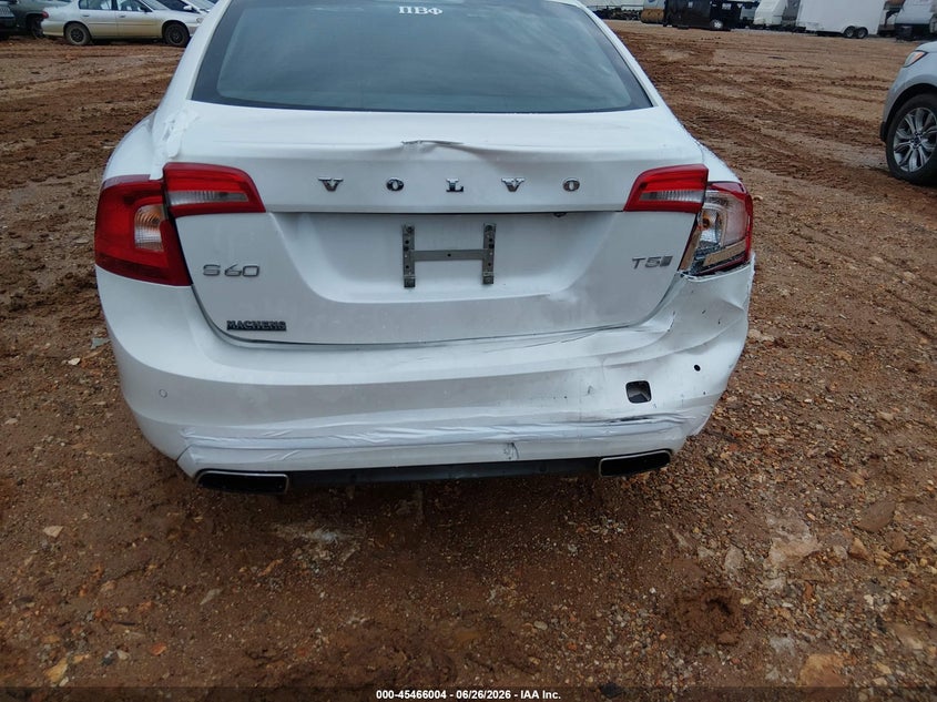 2017 Volvo VIN LYV402HK8HB126155 IAAI salvage auction — REAR END, Salvage (Missouri), sold $2,000 on 2026-07-27 (photo 5)