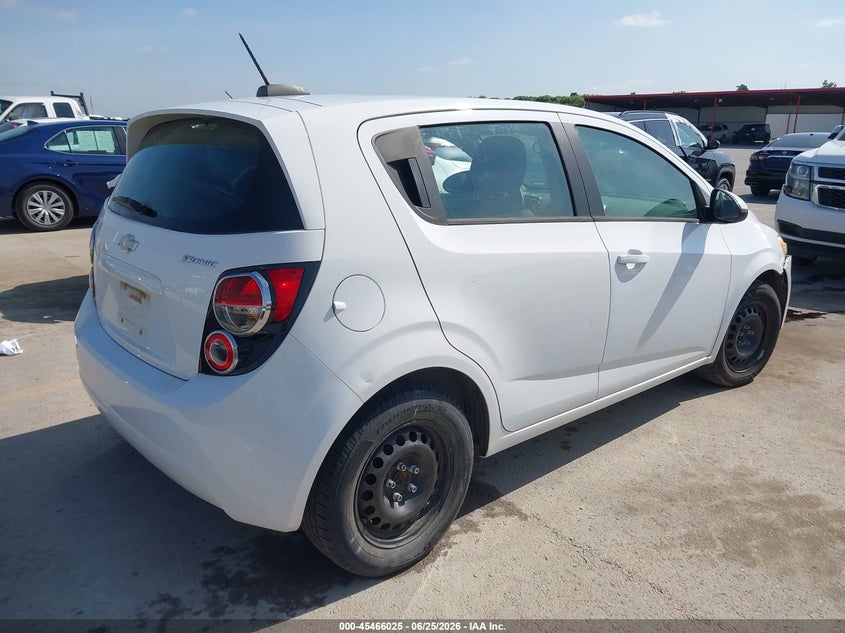 2015 Chevrolet SONIC VIN 1G1JA6SH7F4172429 IAAI salvage auction — NORMAL WEAR, Clear (Texas), sold $825 on 2026-07-09 (photo 4)