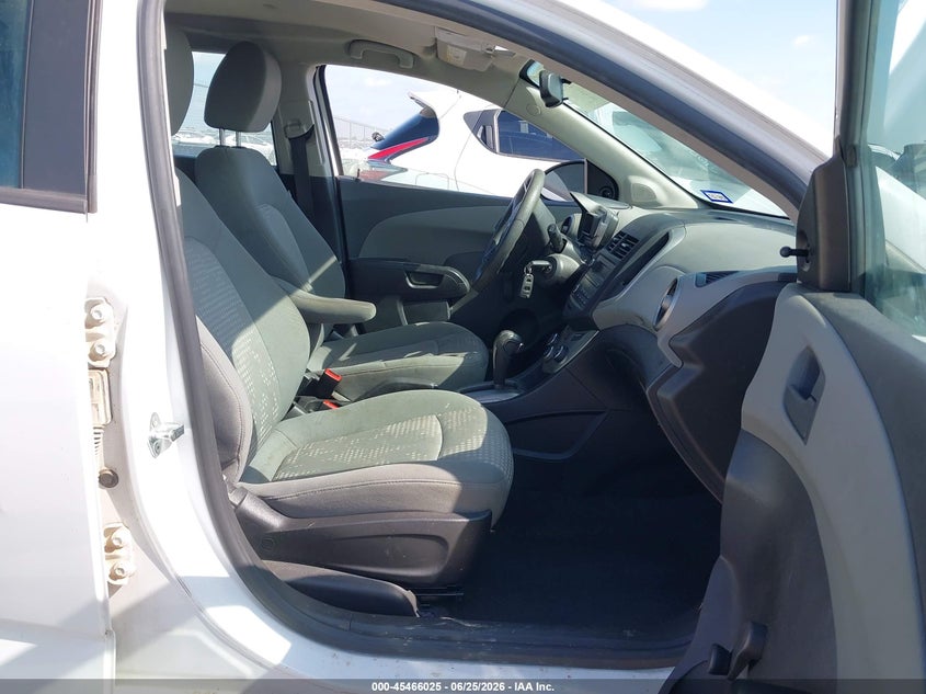 2015 Chevrolet SONIC VIN 1G1JA6SH7F4172429 IAAI salvage auction — NORMAL WEAR, Clear (Texas), sold $825 on 2026-07-09 (photo 5)