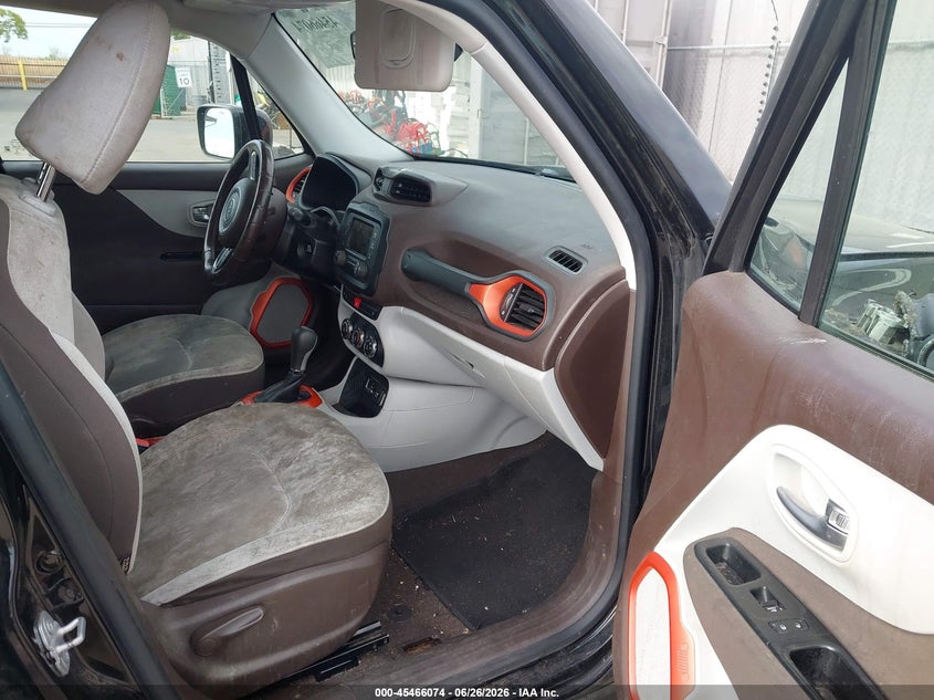 2015 Jeep Renegade VIN ZACCJABT0FPB69384 IAAI salvage auction — SIDE, Salvage Title, sold $1,050 on 2026-07-22 (photo 5)