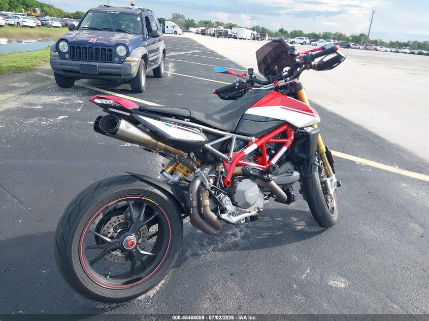 2020 Ducati Hypermotard VIN ZDMBAJDT1LB005737 IAAI salvage auction — RIGHT FRONT, Rebuildable (Florida), sold $5,400 on 2026-07-15 (photo 4)