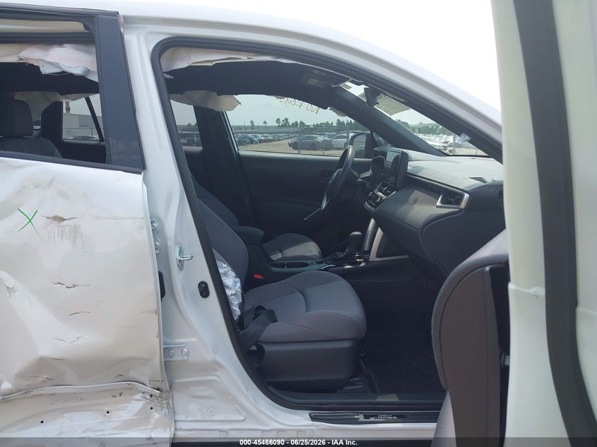 2024 Toyota Corolla cross VIN 7MUFBABG6RV047117 IAAI salvage auction — SIDE, Salvage Title, sold $11,500 on 2026-08-21 (photo 5)