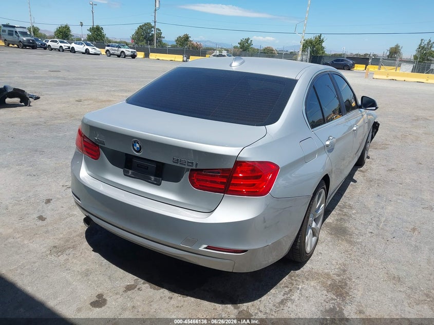2015 BMW 3er VIN WBA3C3C54FK202752 IAAI salvage auction — RIGHT FRONT, Wait Title, sold $2,550 on 2026-08-19 (photo 4)