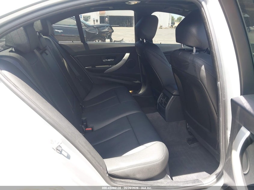 2015 BMW 3er VIN WBA3C3C54FK202752 IAAI salvage auction — RIGHT FRONT, Wait Title, sold $2,550 on 2026-08-19 (photo 8)