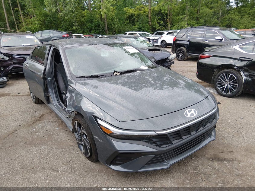 2025 Hyundai Elantra VIN KMHLM4DG9SU022635 IAAI salvage auction — SIDE, Salvage Title, sold $4,250 on 2026-07-31 (photo 1)