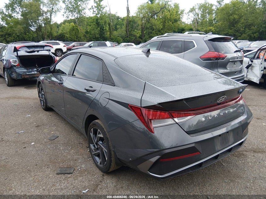 2025 Hyundai Elantra VIN KMHLM4DG9SU022635 IAAI salvage auction — SIDE, Salvage Title, sold $4,250 on 2026-07-31 (photo 3)