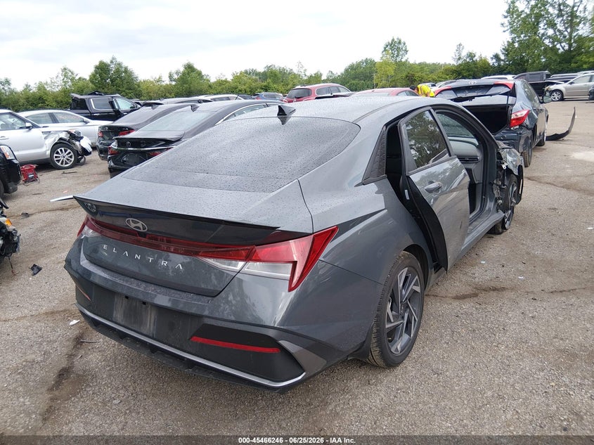 2025 Hyundai Elantra VIN KMHLM4DG9SU022635 IAAI salvage auction — SIDE, Salvage Title, sold $4,250 on 2026-07-31 (photo 4)
